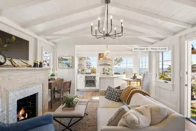 A Unique property w/ 3 charming Cottages and an Apartment awaits you. . N Laguna.