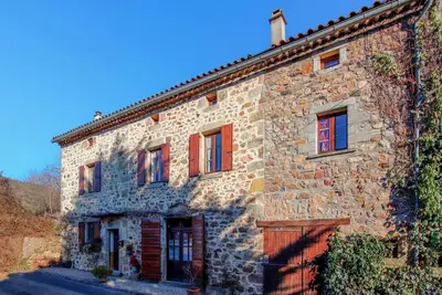 Image de Superbe maison Ă Chassiers avec WiFi