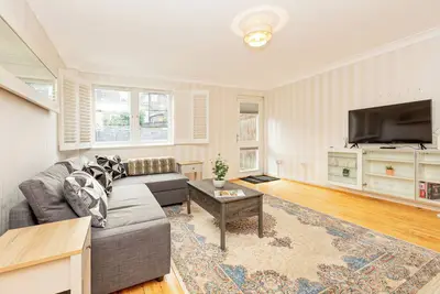 Image de 2br Duplex, Grdn&Parkng, 7min Woodgreen St