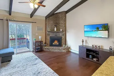 Image de Cozy 2-bedroom townhome in charming Lake Harmony with Ac, WiFi