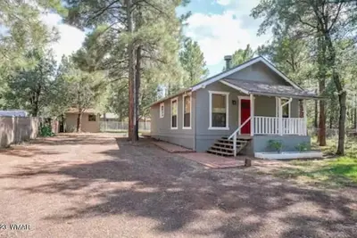 Image de Cute Rainbow Lake home w/ fenced yard for pups! WiFi, well established rental!