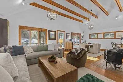 Image de Stowe Secluded Carriage House in the Woods