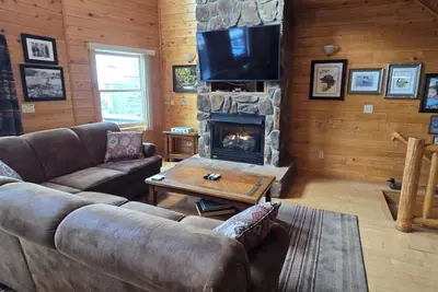 Image de Villa With A View- 4 bedroom townhouse with lake and ski slope views