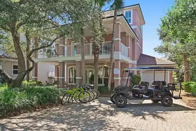 Image de New Listing! Destiny Beach Home, Ideal Location, Beach 350 yds, Golf Cart, Pool/Ht/Tennis/Pickleball