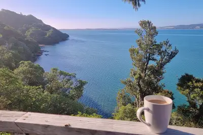 Image de Waterfront Paradise - Tranquil Forest Hideaway with Stunning Harbour Views