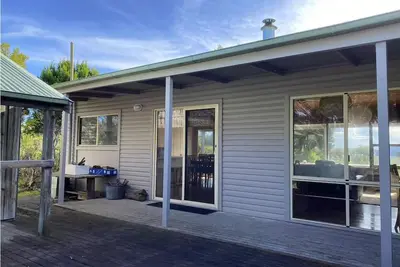 Image de 15% Off Weekly | Coastal-View Cypress Beach House