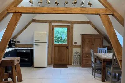 Image de Stunning oak-framed Cotswold holiday home. Entire top floor.