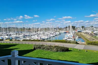 Image de T2 Ă Arzon avec terrasse, piscine et animaux admis
