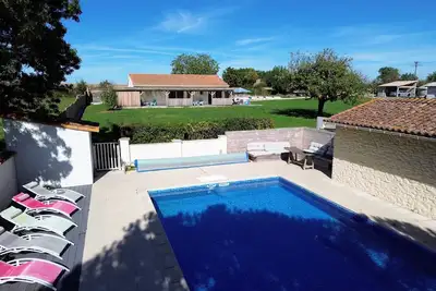 Image de Gîte dans le Marais Poitevin pour 8 personnes, 4 chambres avec sdb privative