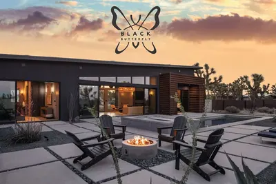 Image de Black Butterfly: Spa, Stargazing, Pool & Firepit
