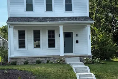 Image de New construction 4 Br 4. 5 bath less than a mile from Notre Dame and Eddy St