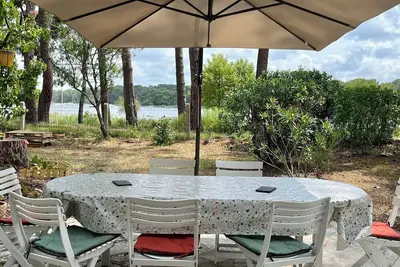 Image de Completely newly renovated wonderful house directly on the lake with a wonderful lake view