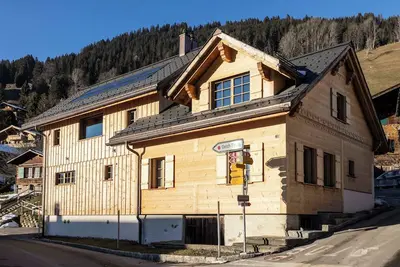 Image de Minimalist Chic Chalet In The Heart Of Rougemont