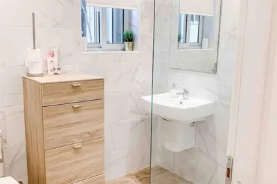 Image de City Centre 2 Bed 2 Bath Aptm
