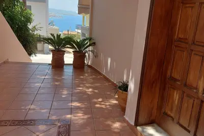 Eolia 1-bedroom apt with view in charming Chania