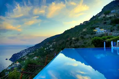 Image de Villa Divino Promoted By WeekHomes. com