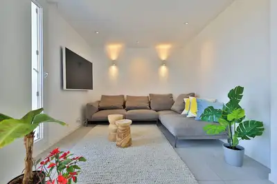 Image de Stylish and fully equipped 100m² Frida apartment • Steps from Saint-Tropez Port