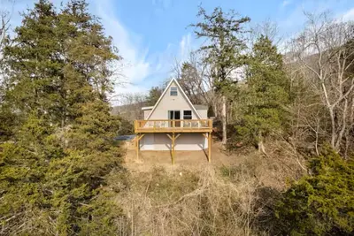 Image de MountainWaters - Mtn, River, Relax! - Hottub, Private Riverfront, Firepit.