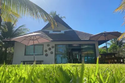 Image de Luxury Beachfront Bungalow Carneiros Beach Resort