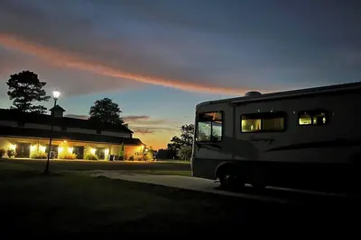 Image de Cozy Rv with Ac located in Ocean Springs - Biloxi Casinos nearby.