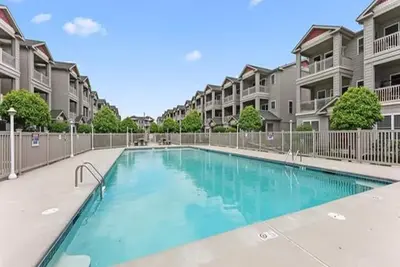 Image de Fantastic Pool! Large Townhouse! Close To Beach, Boards, Rides! !