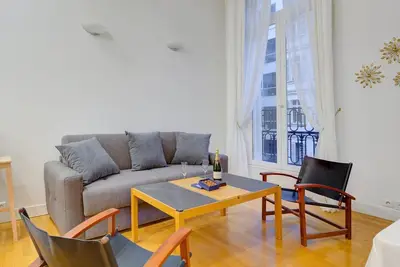 Image de Tbs 817 - Jolie suite proche de l'Arc de Triomphe