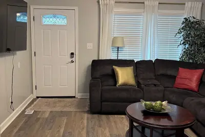 Image de Charming 3-bedroom house with WiFi. Centrally located near Hampton Coliseum.