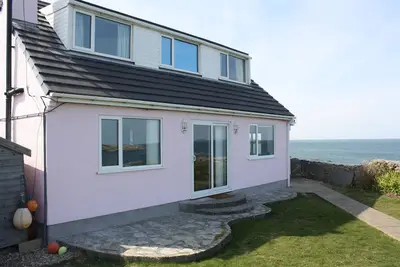 Image de Holiday Cottage with 180 degree sea views