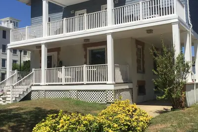 Image de Asbury Park - 5 Min Walk to Beach - Parking, too! Bring Your Dog