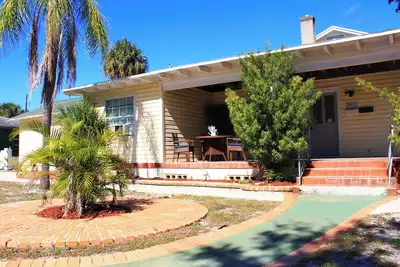 Image de Charming 2-bedroom apartment with shared Pool, frontyard WiFi, Ac
