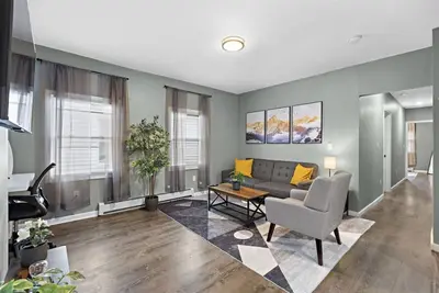Image de Close to Newark Airport and Train to New York