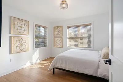 Image de Charming 1-bedroom in welcoming Ardmore with WiFi, Ac, washer/dryer in unit.