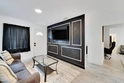 Image de Tampa Comfort Escape | Where City Vibes Meet Cozy Charm