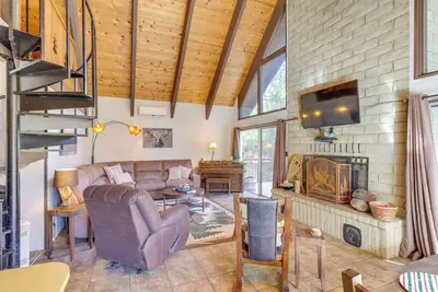 Image de 13 Mi to Skiing: Long Barn Family Cabin