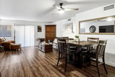 Image de Great Location! 2Bed Condo heated pool, spa fitness room, Scottsdale Tatum&Shea