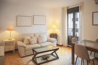 Image de Appartement confortable de 3 chambres avec balcon à Chamberi