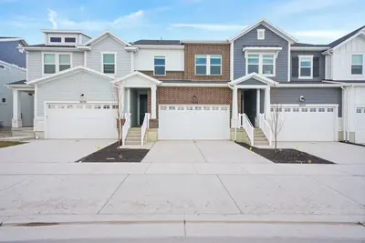 Image de Spacious 4-bedroom townhome in delightful Lehi with clubhouse access, fitness rm
