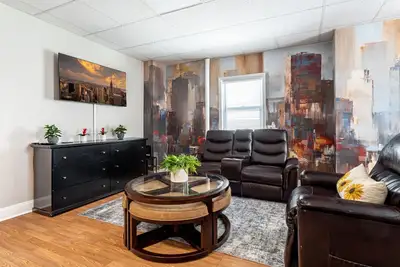 Image de Deluxe 4br Duplex | Sleeps 16+ | Near Nyc, Parking