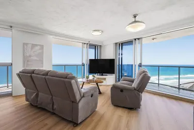 Image de Stunning 2-bed 2-bath 26th floor ocean view apartment on beachside Peninsula.