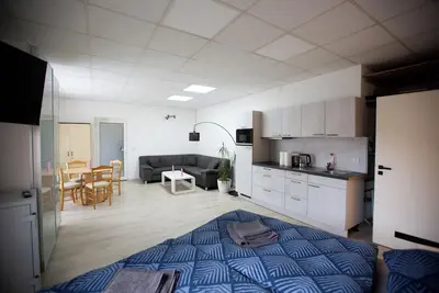 Image de Deluxe Double Studio with kitchen line, bathroom, Shower, Toilet & king bed