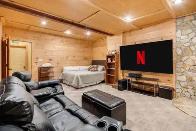 Image de Luxury cabin in the woods.
