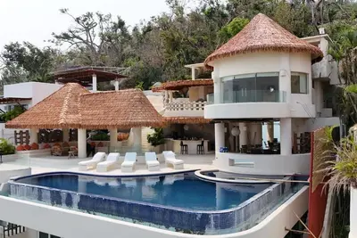 Image de Villa Maui: Luxury Getaway with Infinity Pool and Spectacular Views 19persons