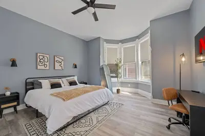 Image de Modern 2br Apartment | Minutes from Uc & Downtown