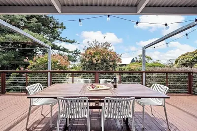 Image de Eagle Bay Beach House - walking distance to beach