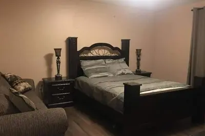 Image de 4 Bedroom House with Huge Living and Family Room 22 Sleeps 23 Minute Airport