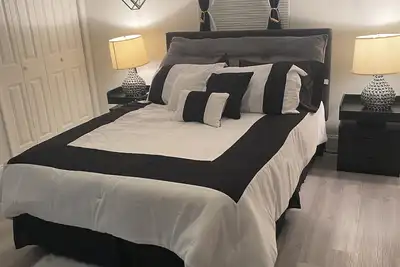Image de Charming home in North Miami close to many wonderful restaurants and shops.