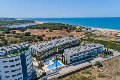 Image de Seaside Bliss in Quarteira – Your Algarve Retreat Awaits