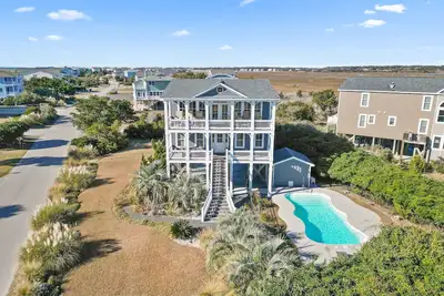 Image de \"Our Little SEAcret\" 5 Bedroom 3. 5 Bathroom Home with a Pool!