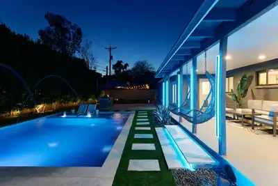 Image de Jackpot - Pool & Spa - Mini Golf - Mins to Old Town