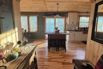 Image de Adirondack Cabin